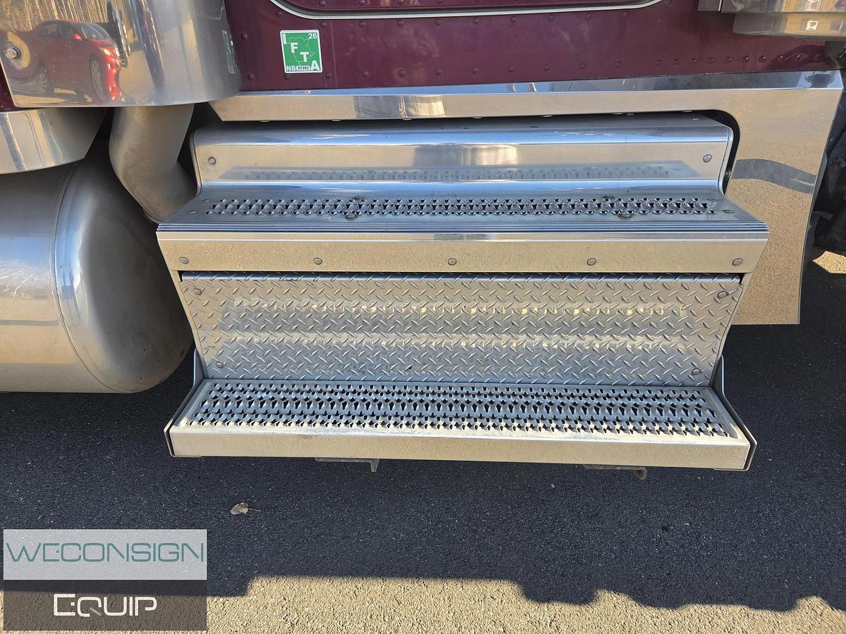 Used 2022 Peterbilt 389 Sleeper Truck Tractor