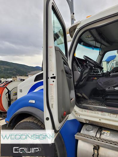 Used 2016 Kenworth T880 Hydro Excavator