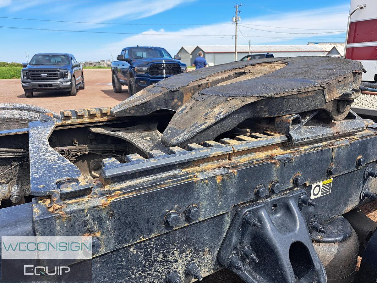 Used 2025 Peterbilt 589