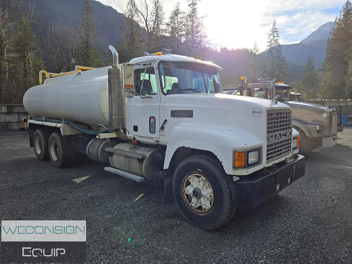 Used 1996 Mack CH613 Water Truck