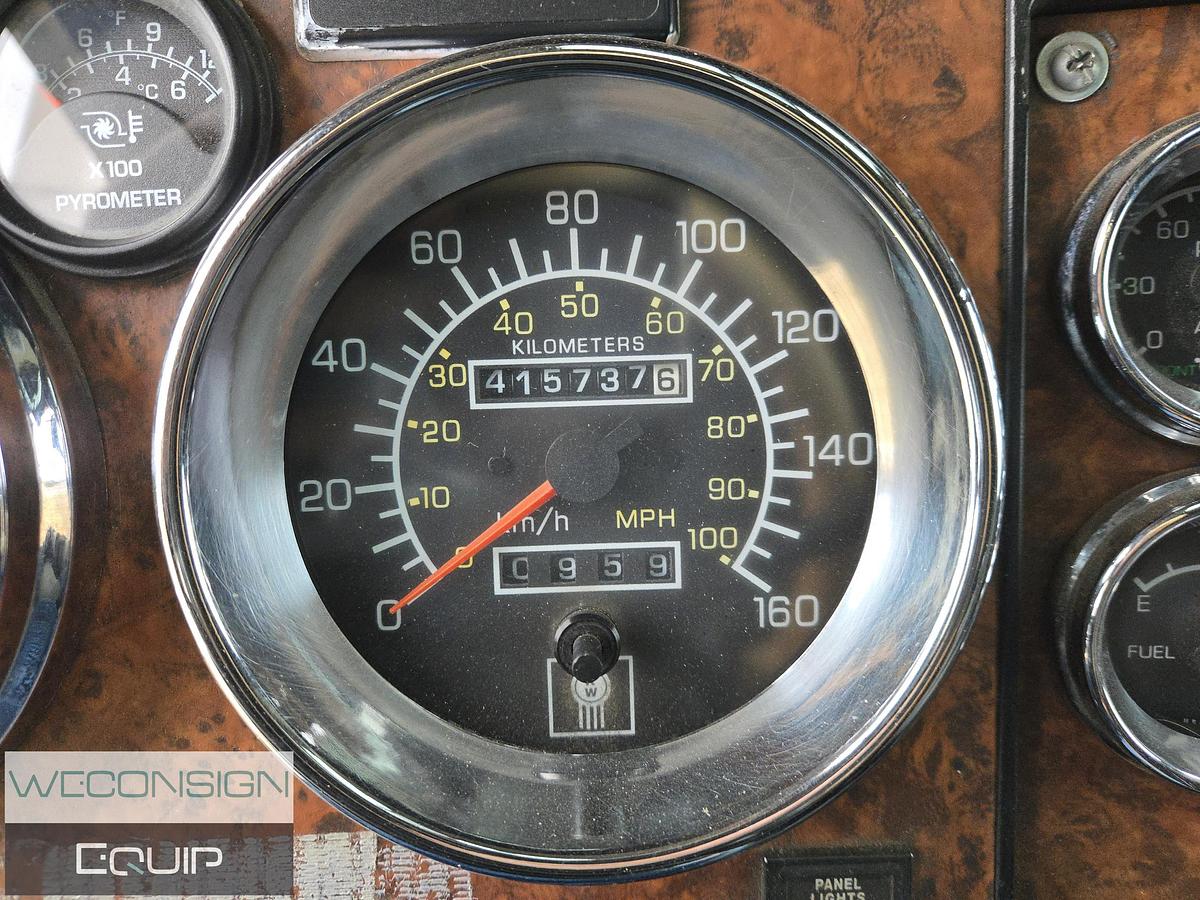 Used 2006 Kenworth W900B Sleeper Truck Tractor