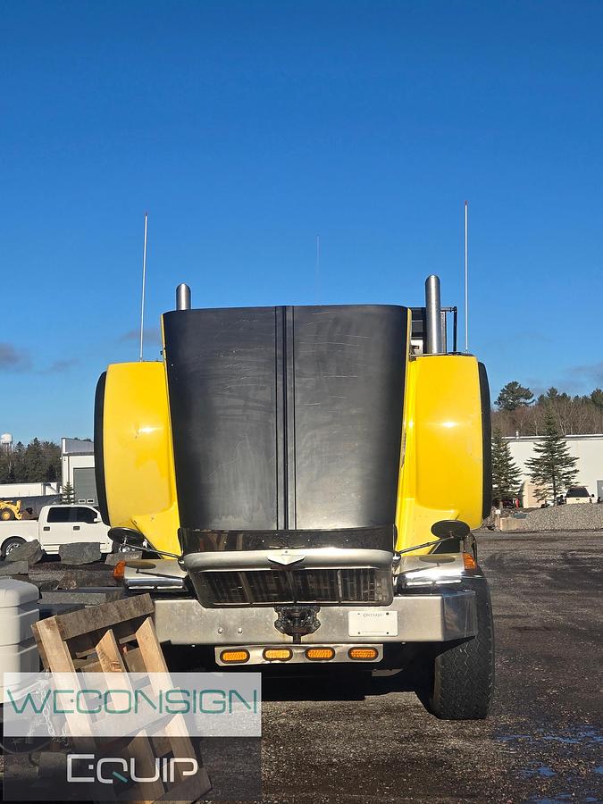 Used 2002 Peterbilt 378 Dump Truck