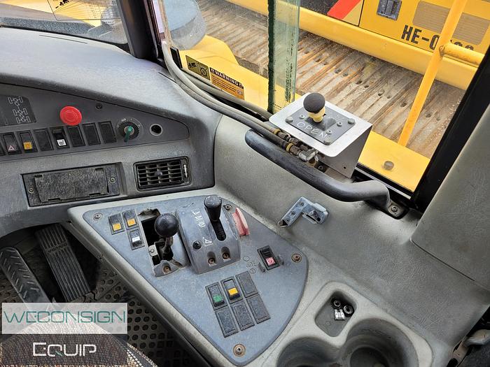 Used 2004 Volvo  A25D Articulated-Dump-Truck