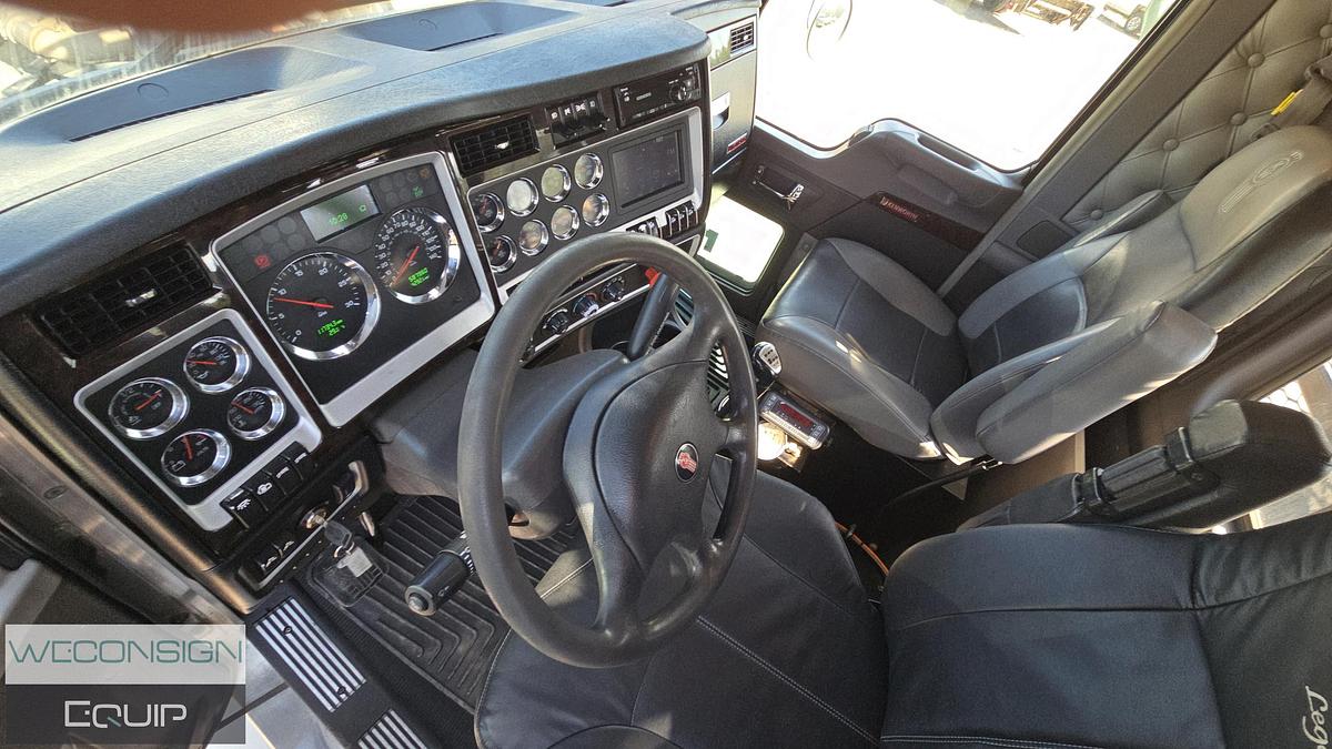 Used 2020 Kenworth T800 Daycab Logging Truck