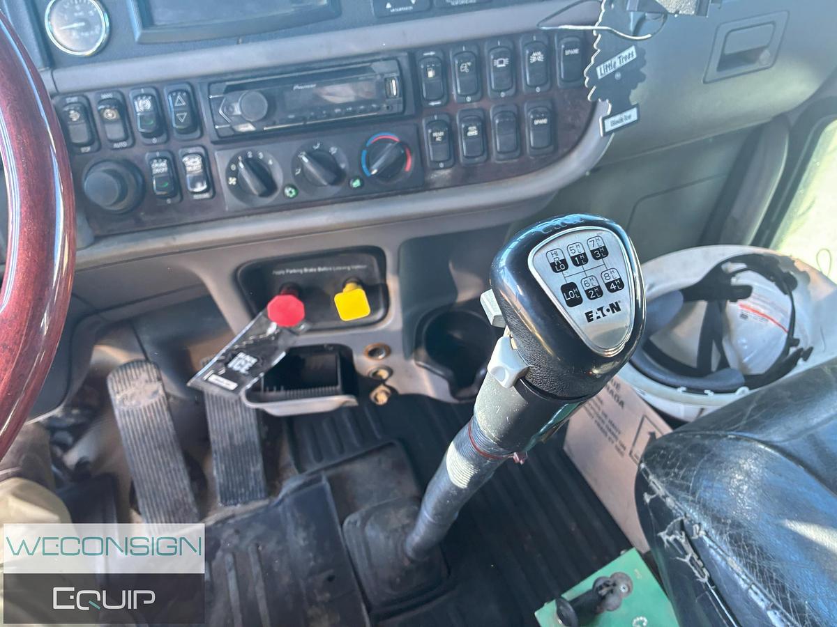Used 2016 Peterbilt 367 Winch Truck
