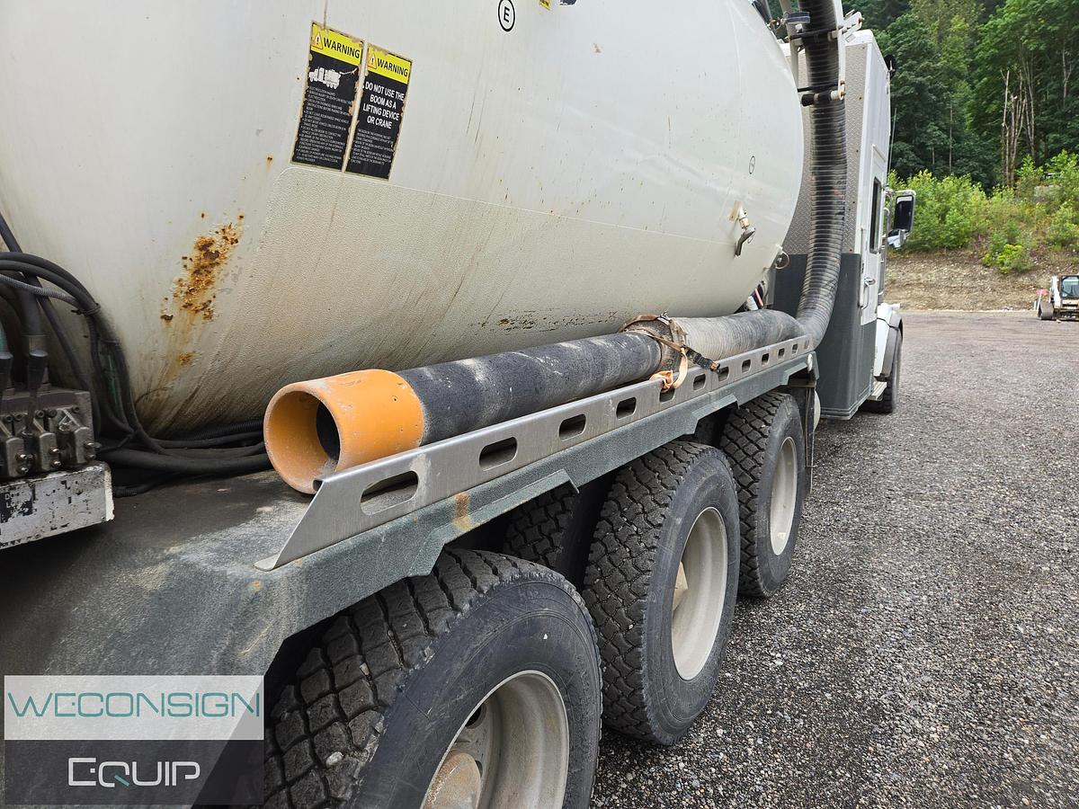 Used 2015 Peterbilt Tri-Axle Hydrovac