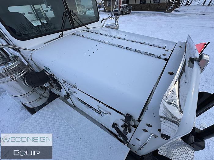 Used 2004 Kenworth C500B Bed Truck