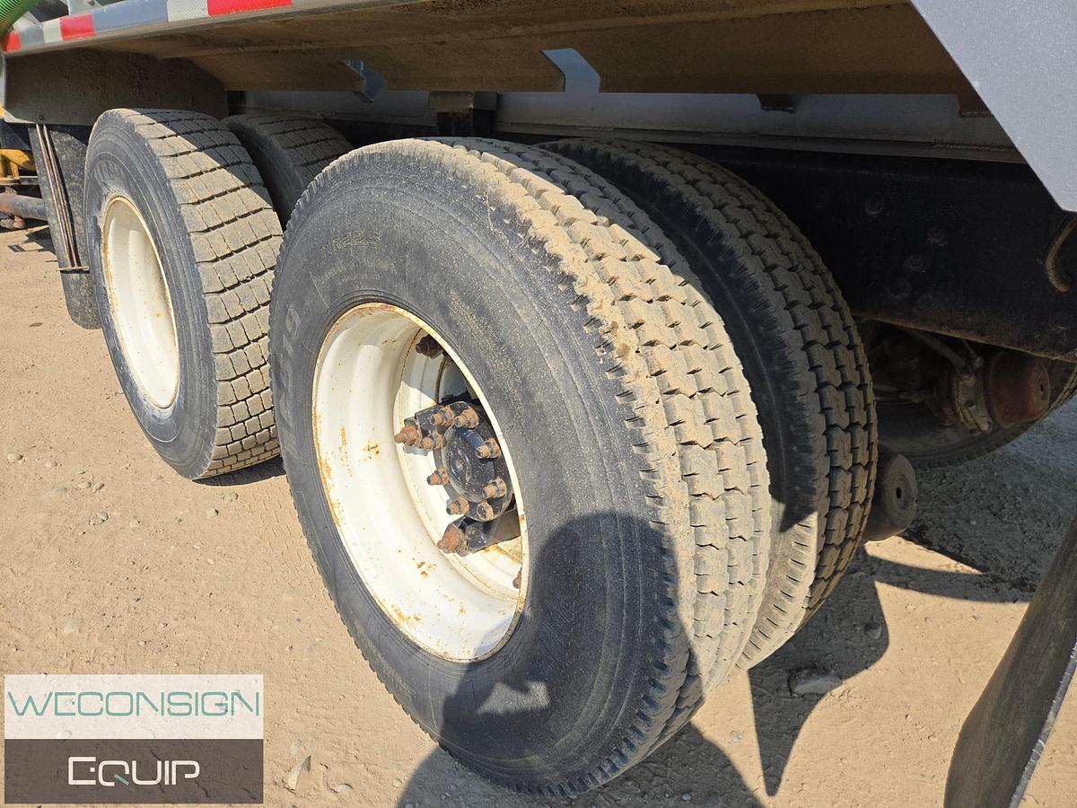 Used 1997 International 4,000 Gallon Water Truck