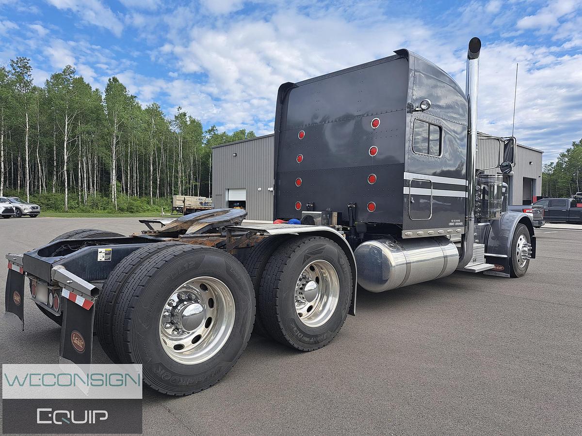 Used 2022 Peterbilt 389