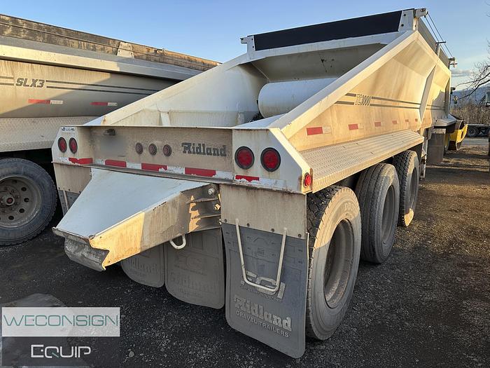 Used 2014 Midland MG38TC3000 Tridem Belly Dump