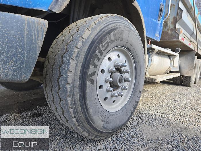 Used 2005 Freightliner M2112 TA Dump Truck