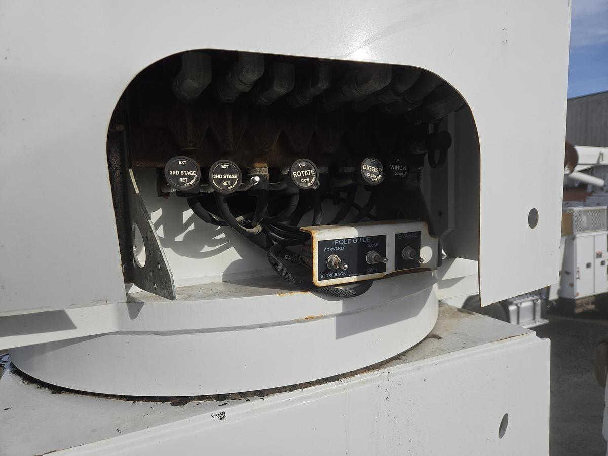 Used 2013 Freightliner 114SD TA Digger Truck