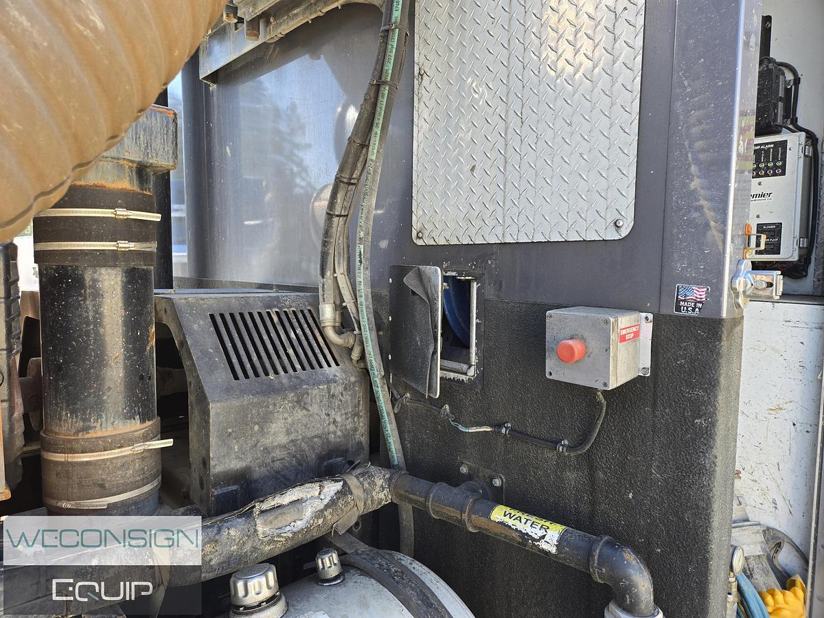 Used 2015 CAT Hydro Excavator