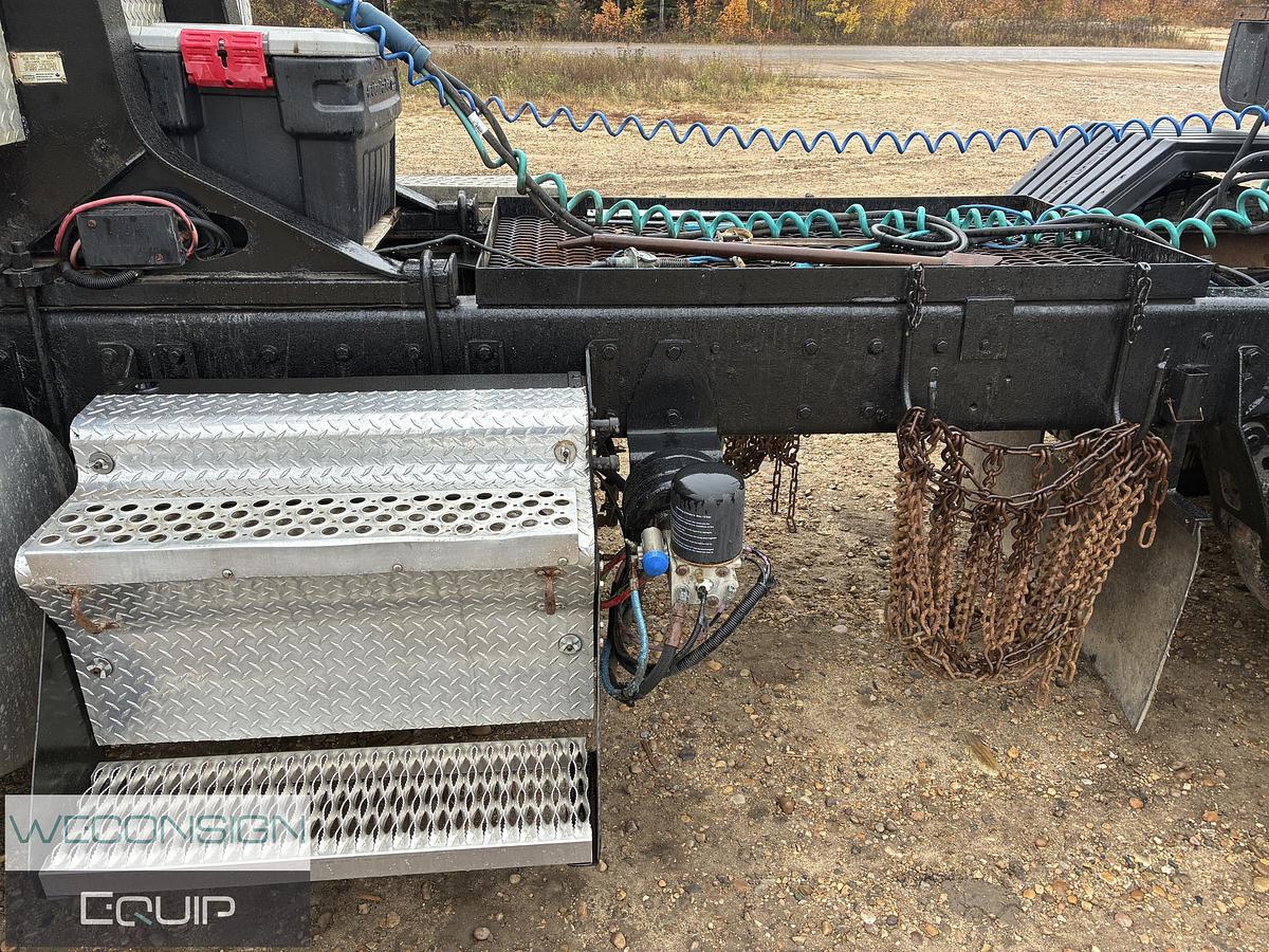 Used 2005 Kenworth T800 Heavy Haul Truck Tractor