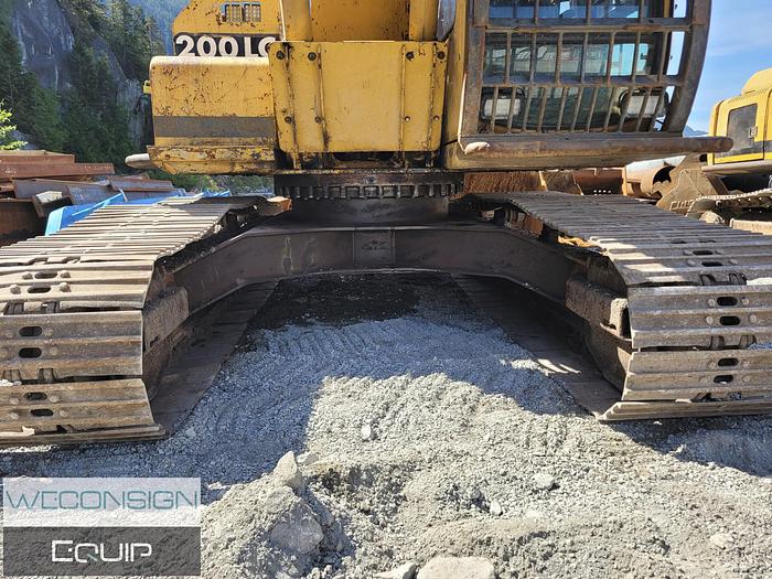 Used 2001 John Deere 200LC Excavator