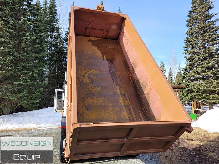 Used 2019 Peterbilt 367 Tandem Roll Off Truck