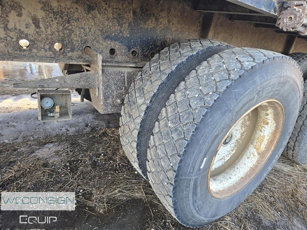 Used 2006 Manac 53' Flat Deck Sliding Axle