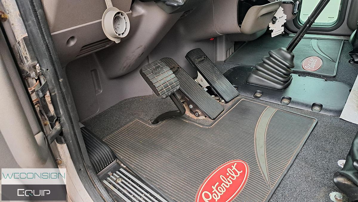 Used 2023 Peterbilt  389 Salvage