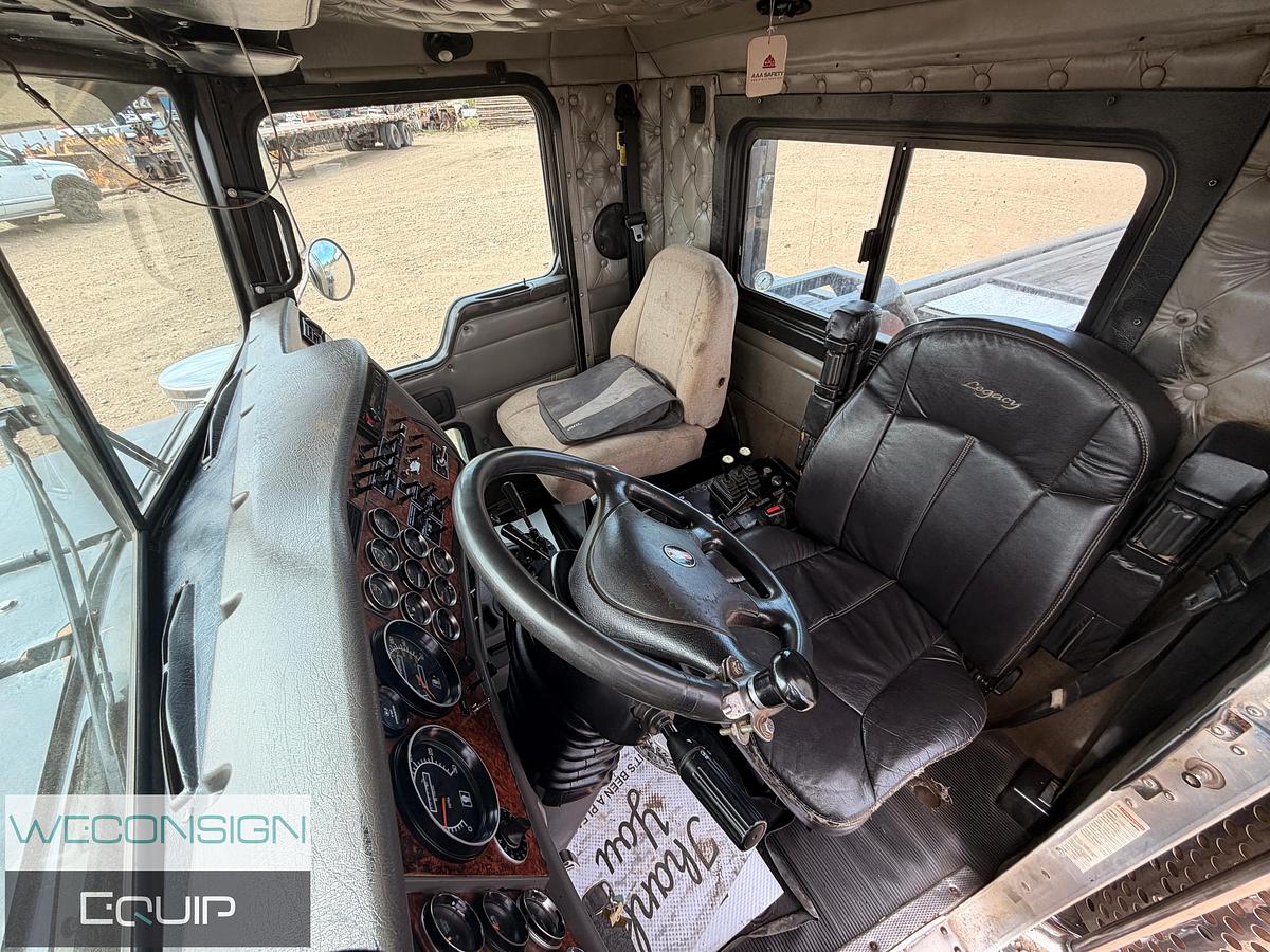 Used 2006 Kenworth C500B Bed Truck