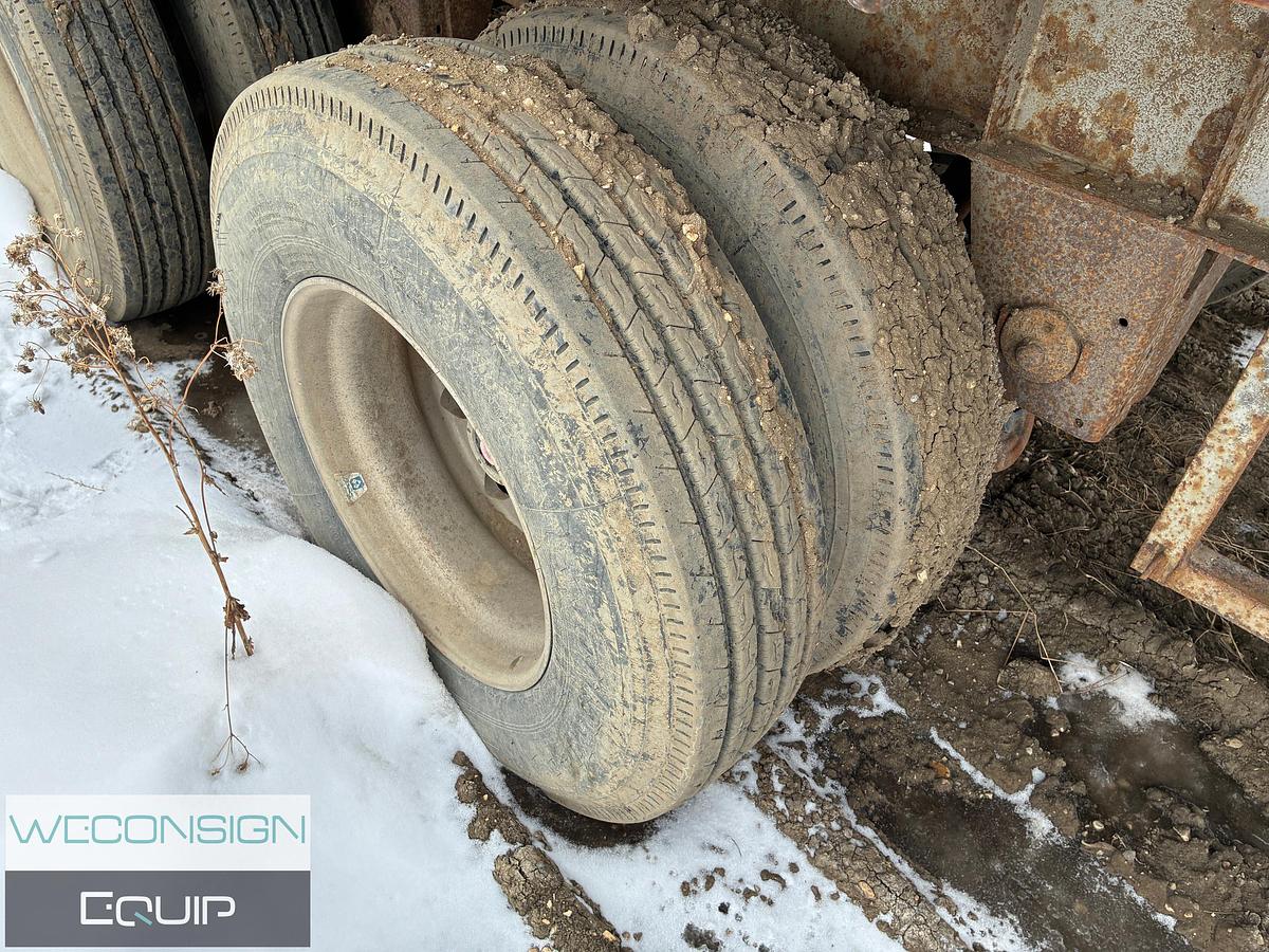 Used 2004 Doepker Super B Flat Deck 32x28