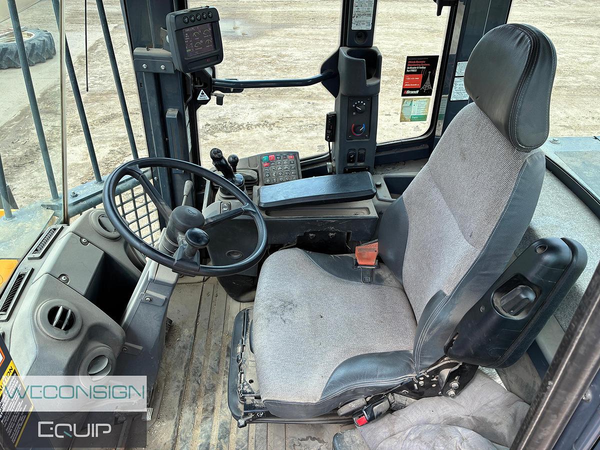 Used 2017 John Deere 724K Loader