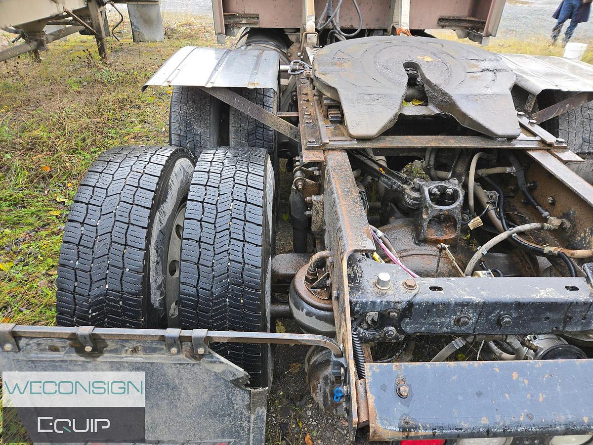 Used 2009 Kenworth W900L TA Sleeper Truck Tractor