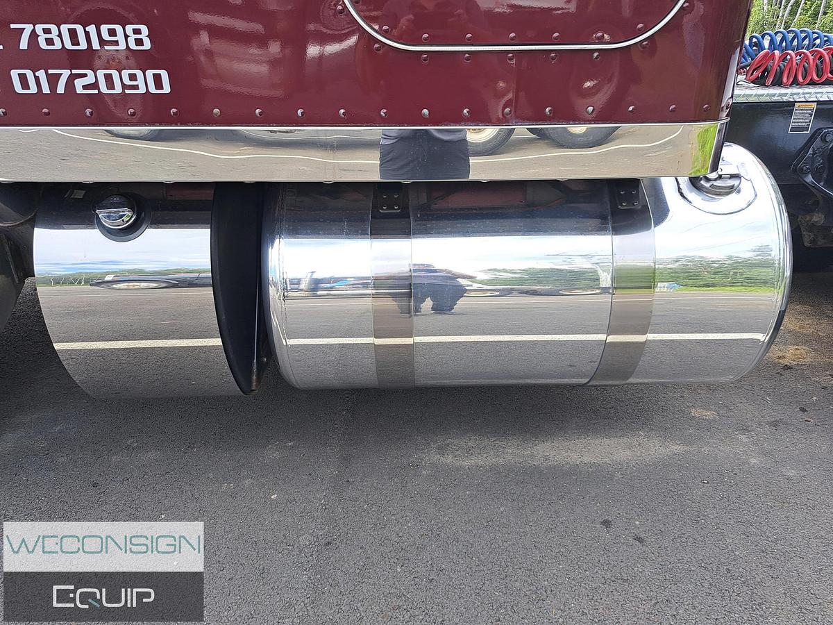 Used 2022 Peterbilt 389