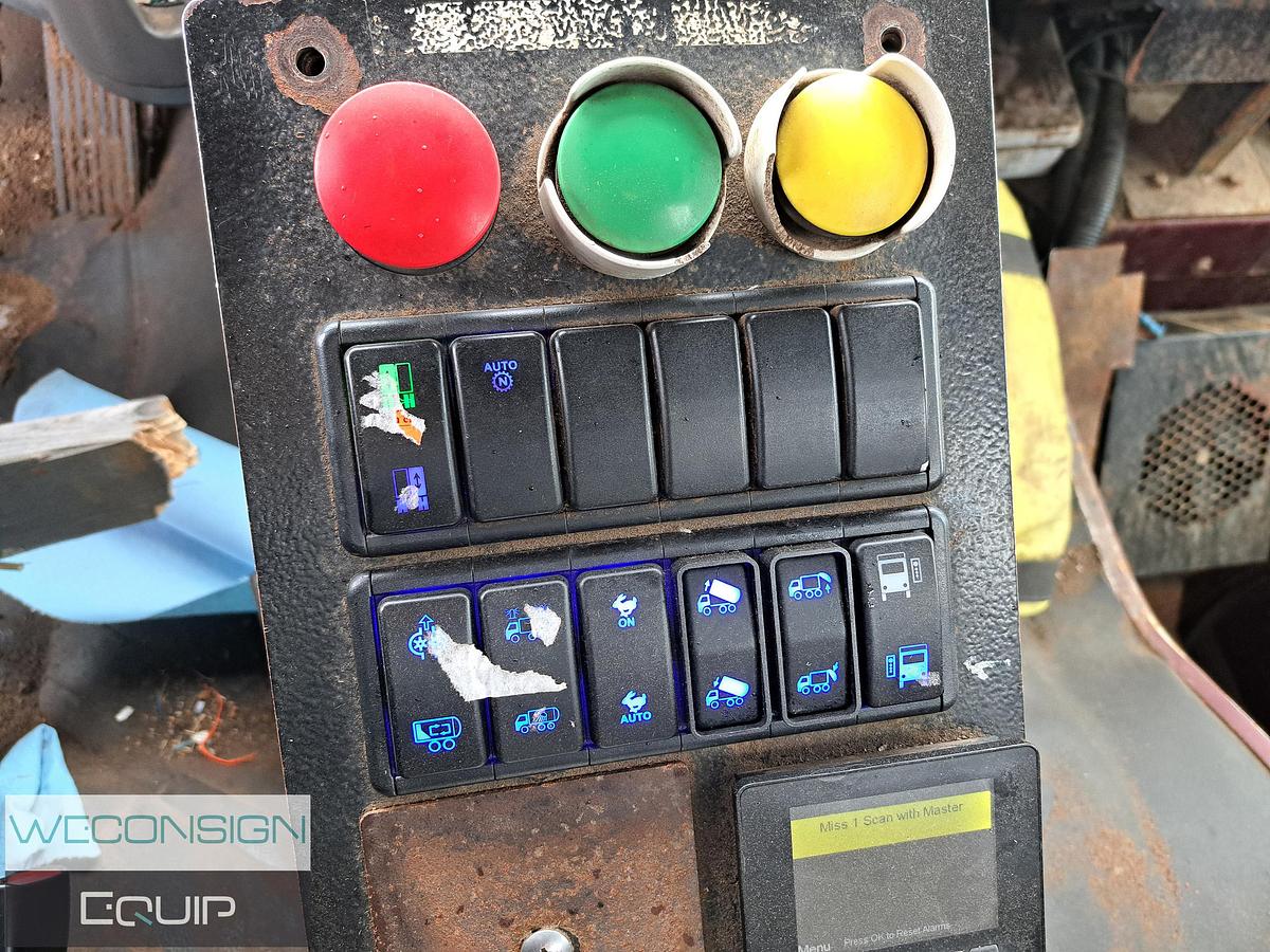 Used 2014 Freightliner M2 106 Sideload Refuse Unit