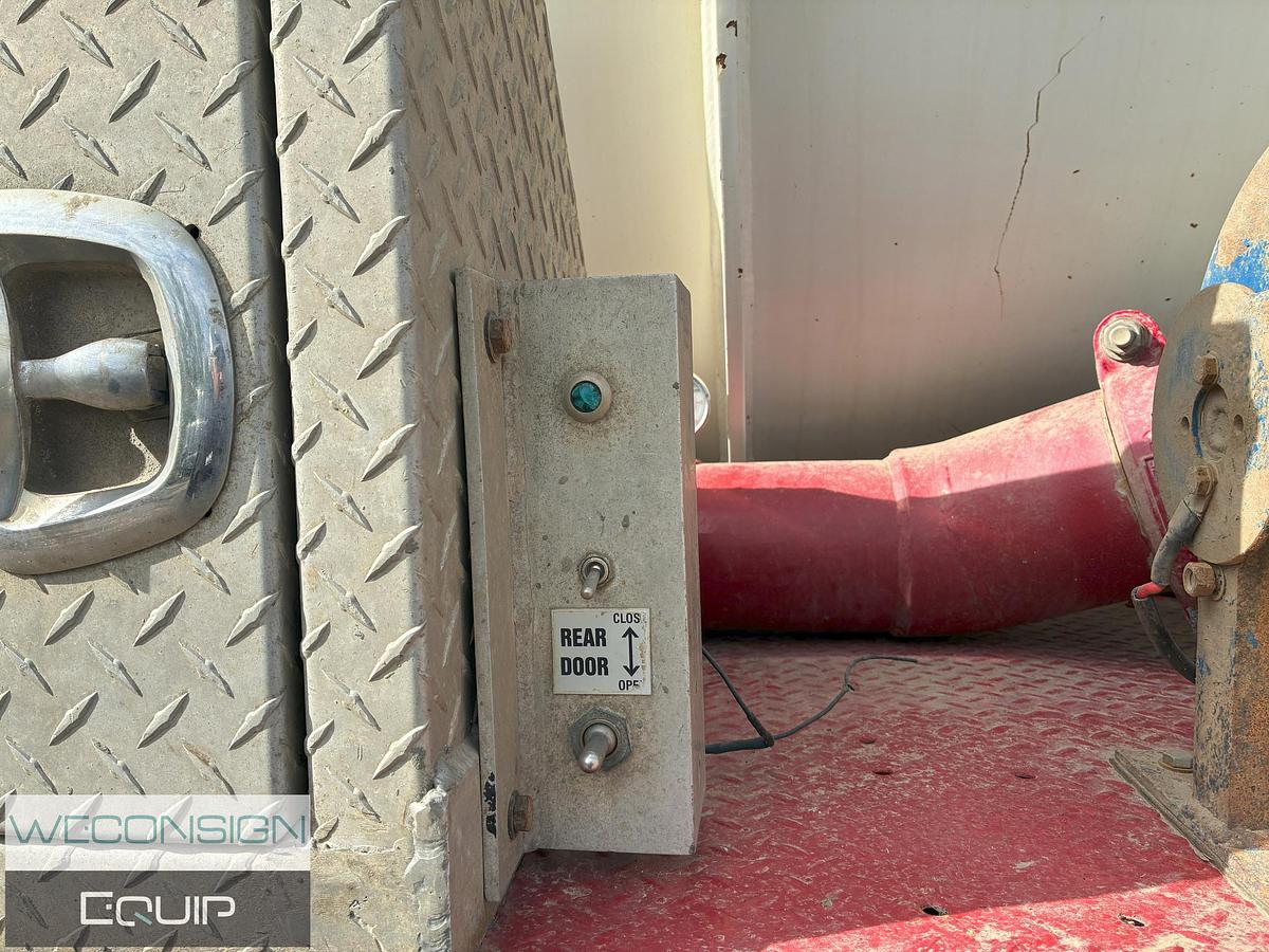 Used 2010 Kenworth T800 Tri Drive Combo Vac