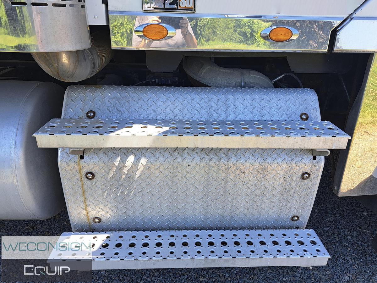 Used 2020 Freightliner Coronado Sleeper Truck Tractor