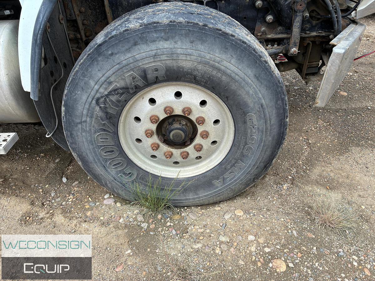 Used 2005 Freightliner FLD120SD Snubbing Rig Truck