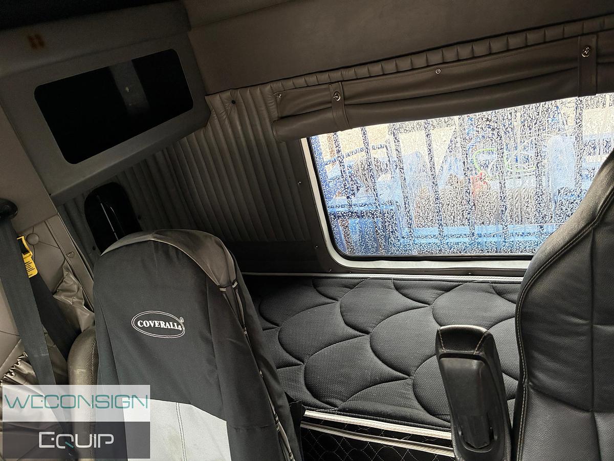 Used 2005 Kenworth T800 Tandem Winch Truck