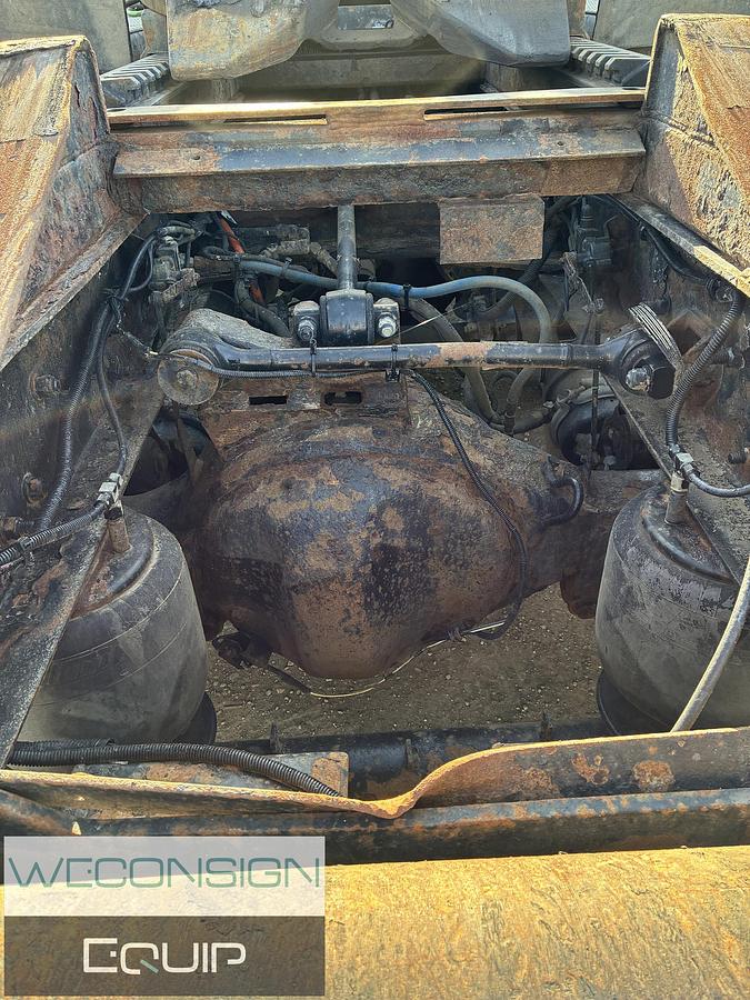 Used 2005 Kenworth T800B Sleeper Winch Truck