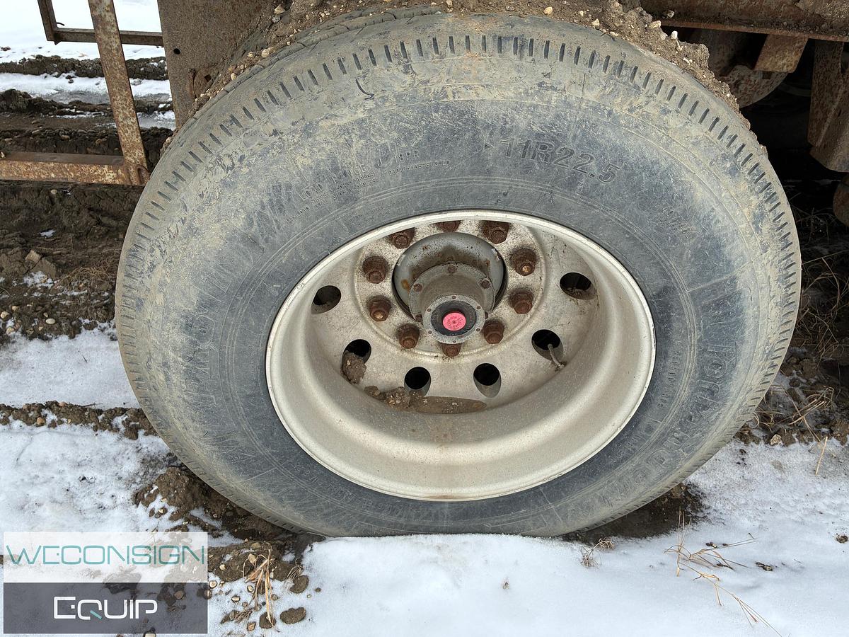 Used 2004 Doepker Super B Flat Deck 32x28