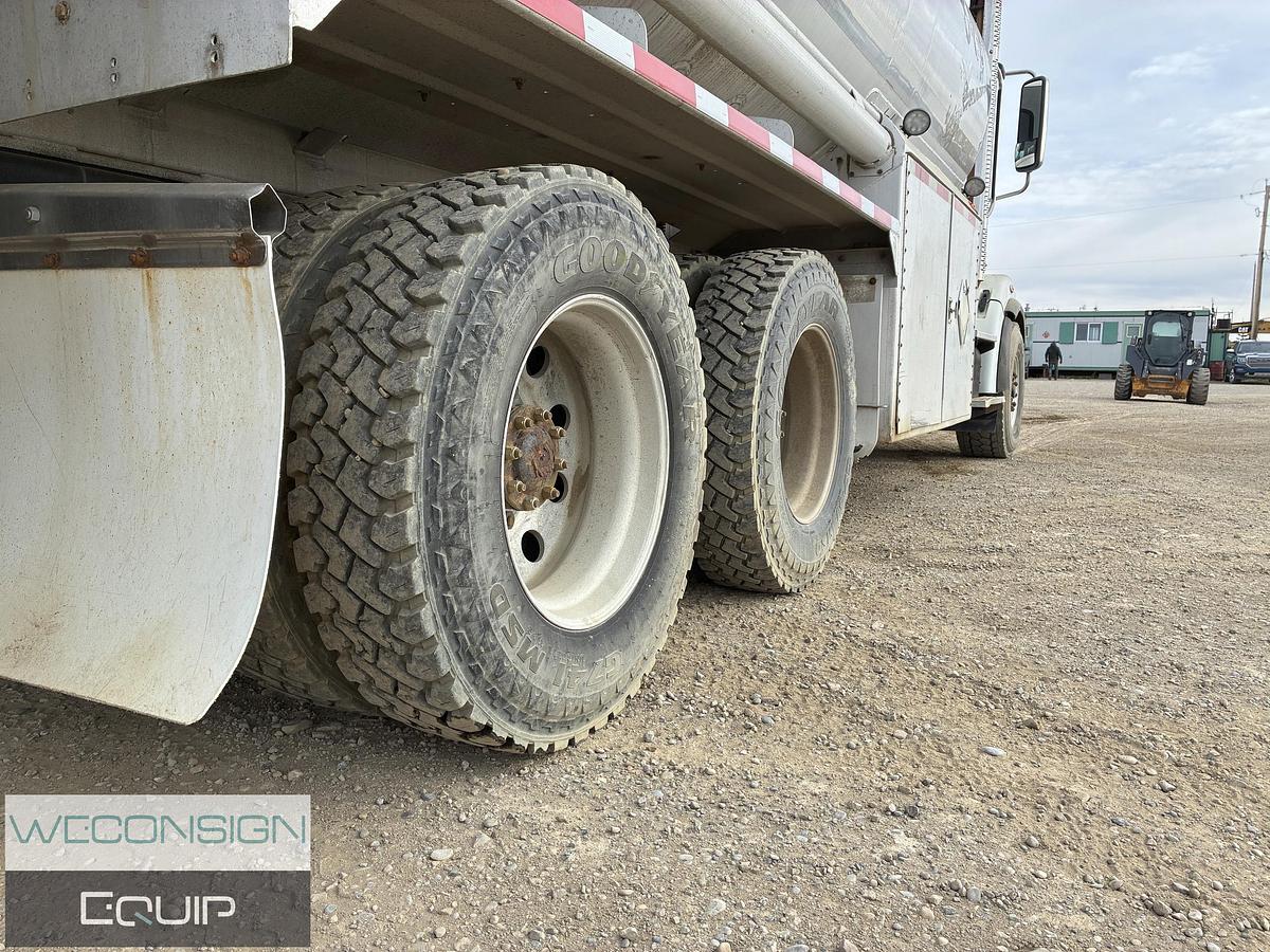 Used 2011 Freightliner Coronado SD Fuel and Lube Truck