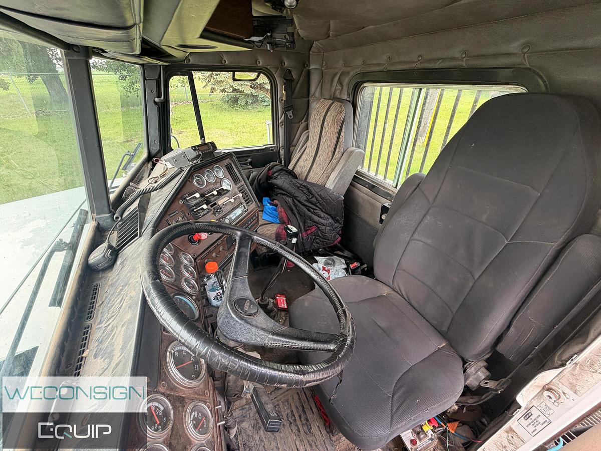 Used 2007 Freightliner FLD120SD 35 Ton Knuckle Boom Truck