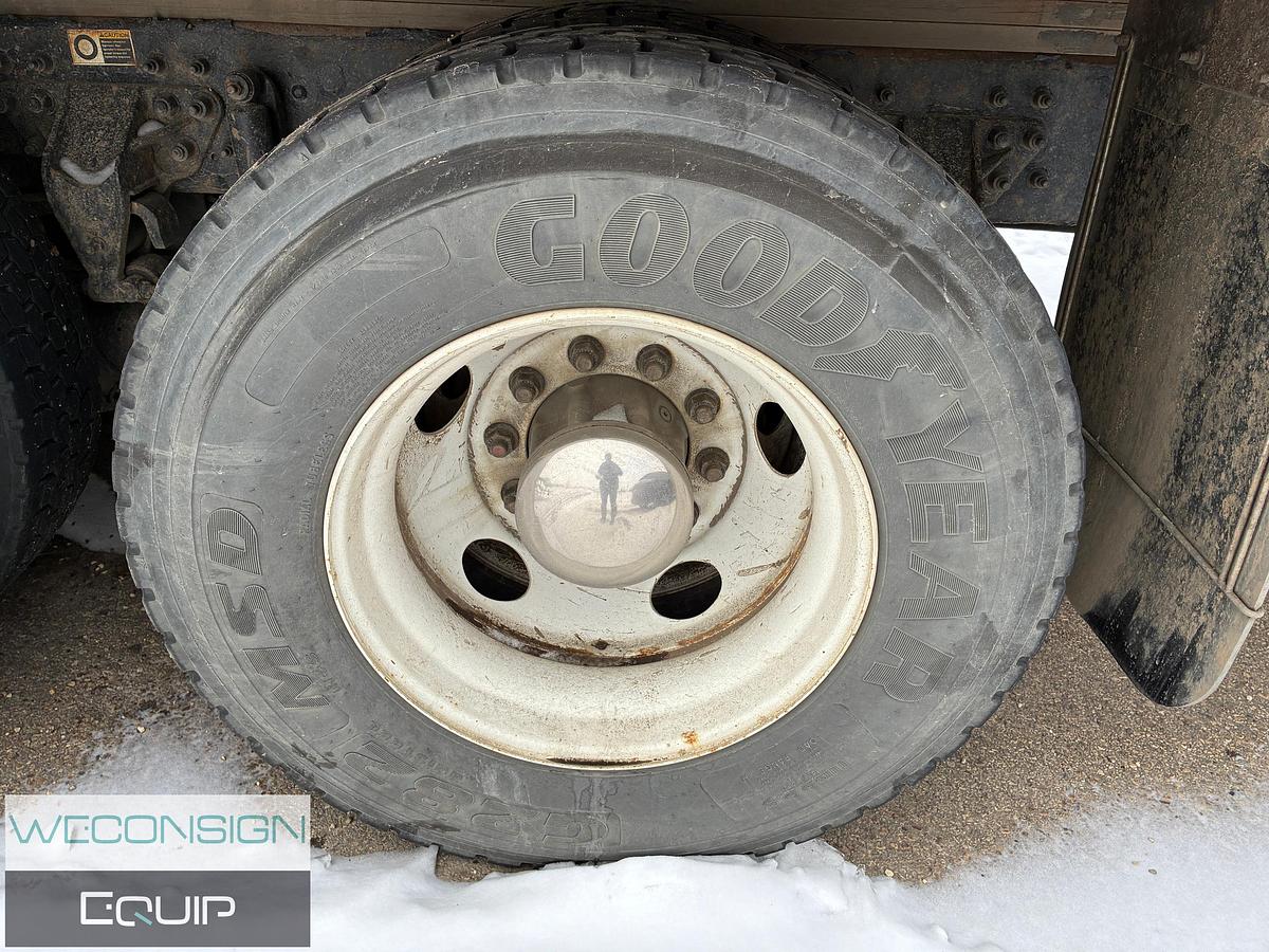 Used 2015 Kenworth T370 Van Truck