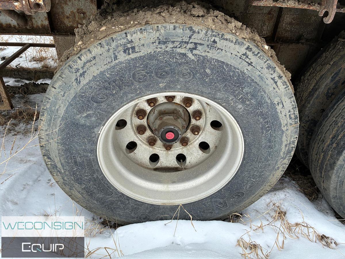 Used 2004 Doepker Super B Flat Deck 32x28