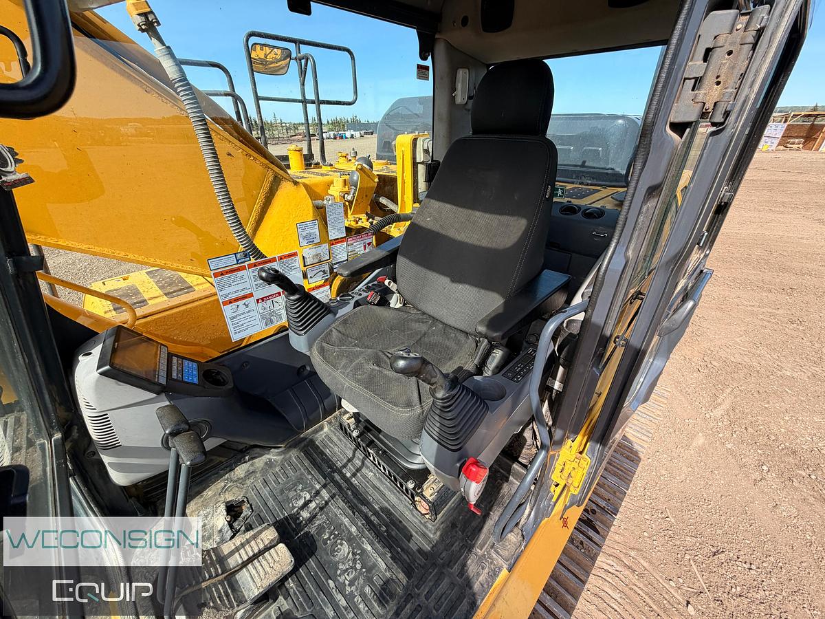 Used 2021 Komatsu PC210LC Excavator