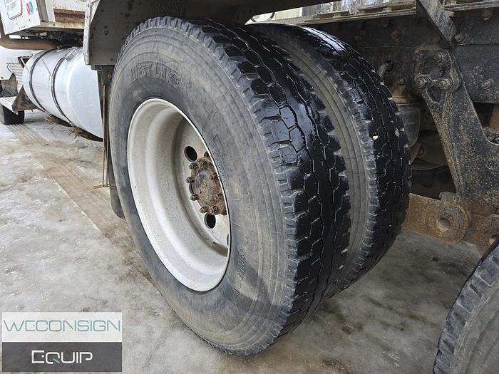 Used 2017 Kenworth T800 TA Wet Kit Tractor