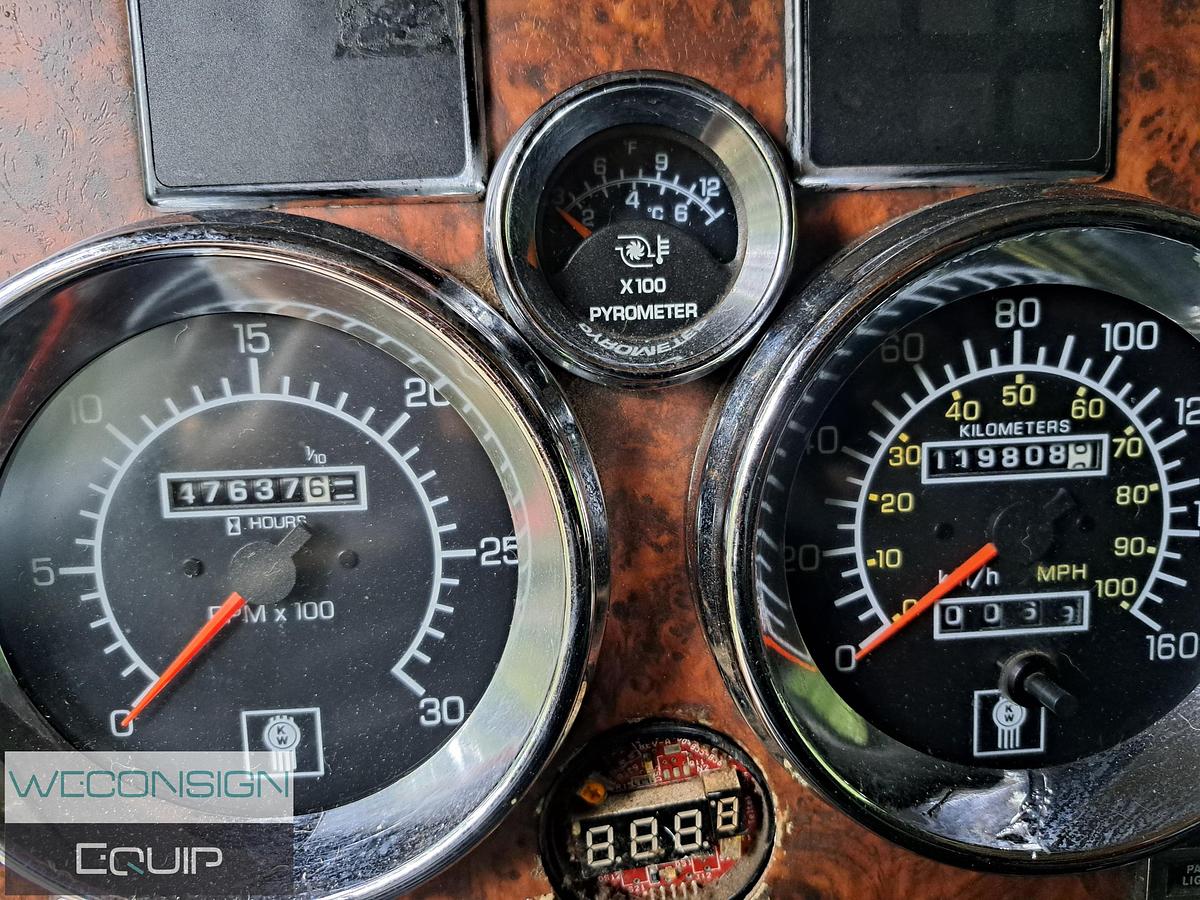 Used 2006 Kenworth W900L Sleeper Tractor