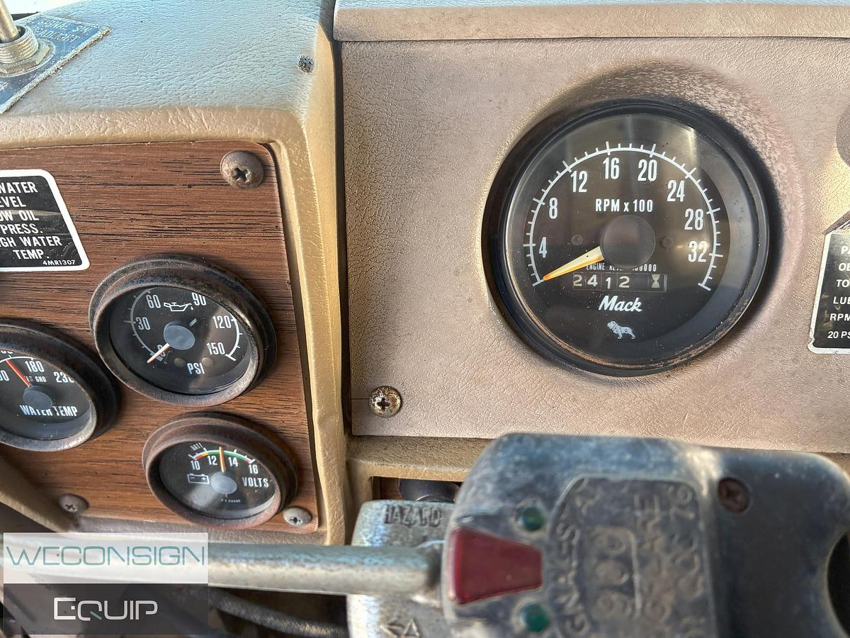 Used 1986 Mack Single Bed Truck