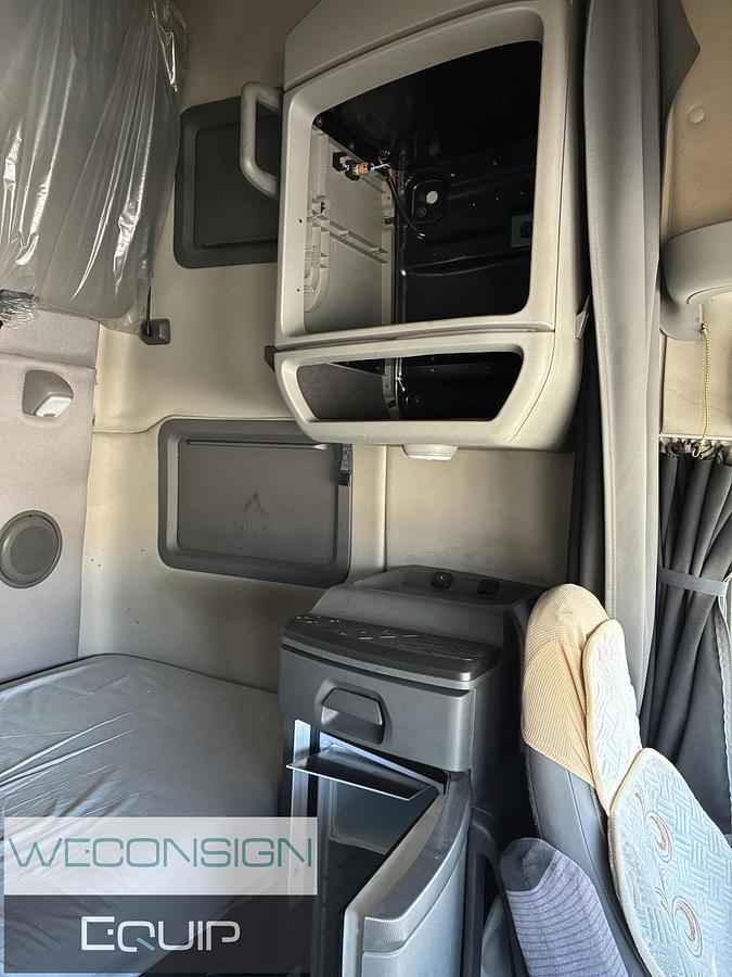 Used 2020 Volvo VNL 760 Sleeper Truck Tractor