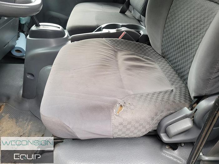 Used 2011 Isuzu NPR 18' Box/Van