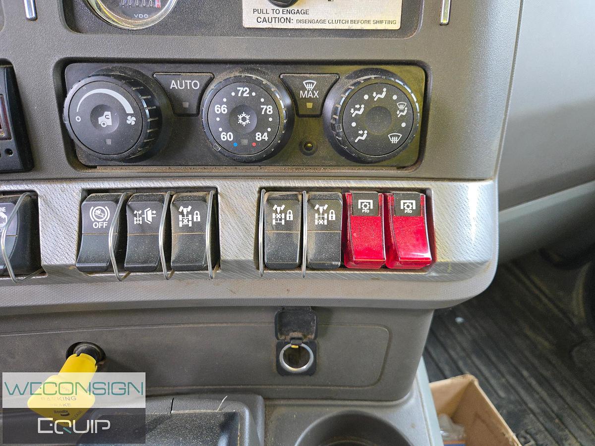 Used 2017 Kenworth T800 Tandem Axle Air Vac