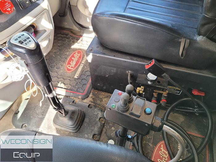 Used 2019 Peterbilt 367 Tandem Roll Off Truck