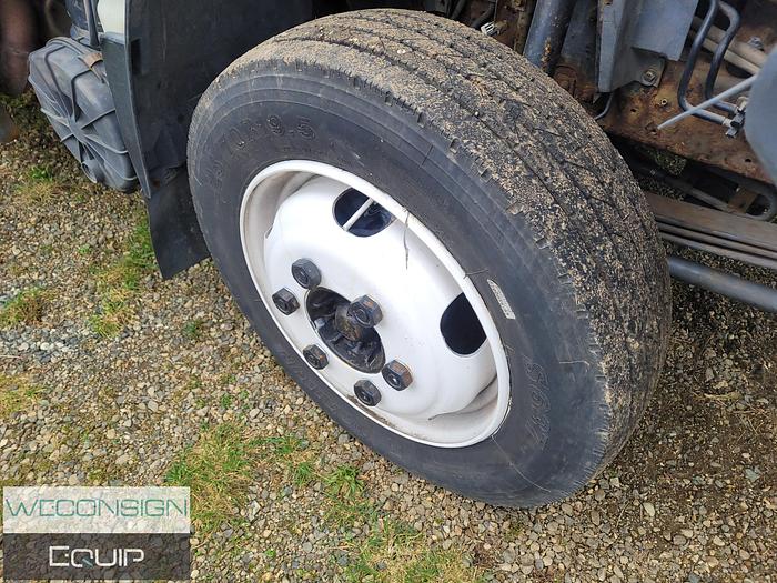 Used 2011 Isuzu NPR 18' Box/Van