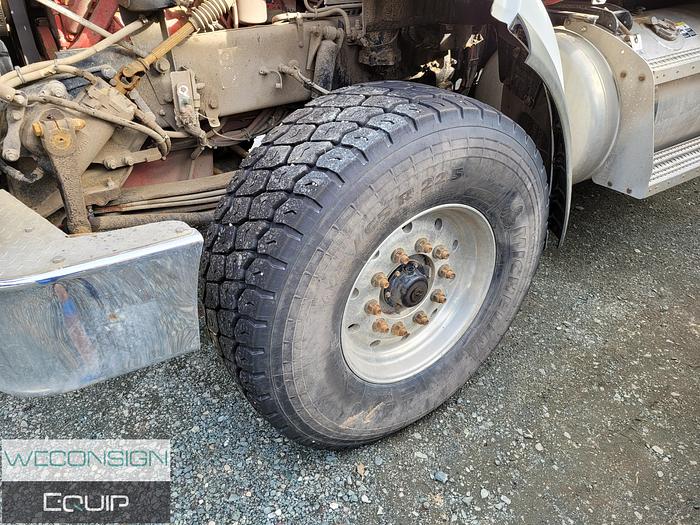 Used 2019 Peterbilt 367 Tandem Roll Off Truck