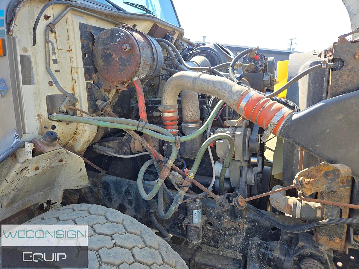 Used 1997 International 4,000 Gallon Water Truck