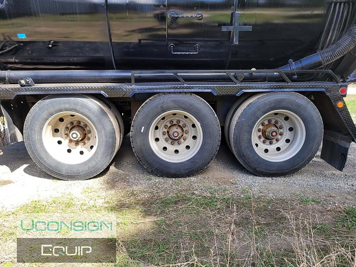 Used 2004 Park / Provac Vacuum Trailer